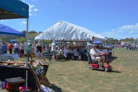 Yankalilla Show - Accommodation Main Beach 1
