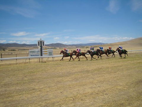Adaminaby Cup Race Day - Accommodation Main Beach 0