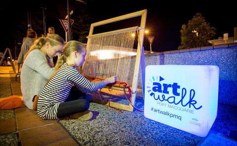ArtWalk - Accommodation Main Beach 2