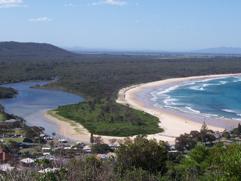 Head To Head Walk Run - Accommodation Main Beach 0