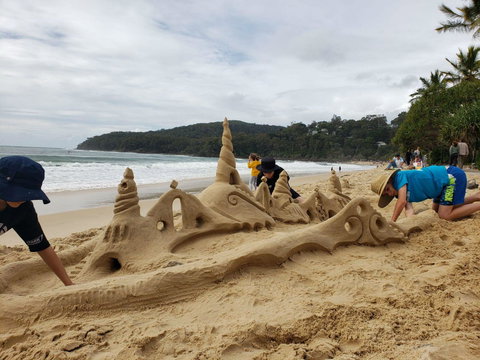 Learn To Build The Sandcastle Of Your Dreams - Accommodation Main Beach 2