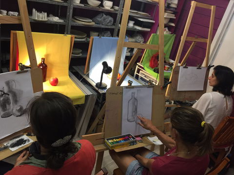 Art Classes With Violetta Strabic - Accommodation Main Beach 0