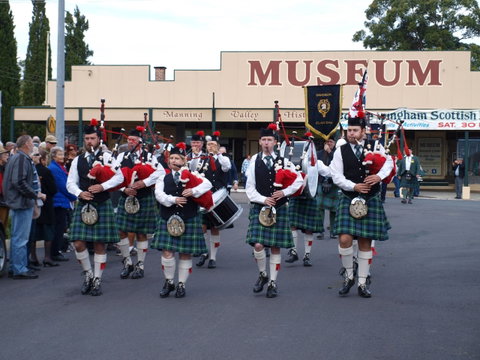 Bonnie Wingham Scottish Festival - Accommodation Main Beach 2