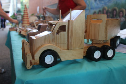 Mercer Lane Markets - Accommodation Main Beach 0