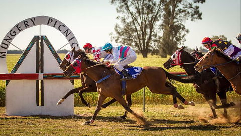 Mungery Picnic Races - Accommodation Main Beach 0