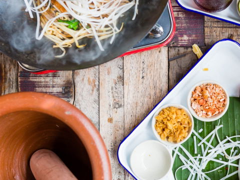 Thai Masterclass - Pad Thai - Accommodation Main Beach 0