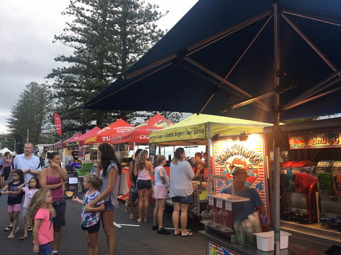 Twilight Markets Caloundra - Accommodation Main Beach 2