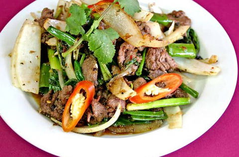 Huong Huong - Accommodation Main Beach 5