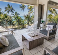 Island Views - Accommodation Main Beach