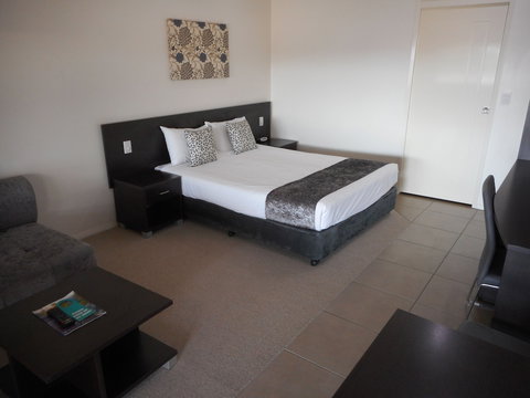 Injune Motor Inn - Accommodation Main Beach 5