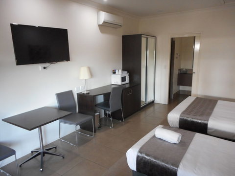 Injune Motor Inn - Accommodation Main Beach 6