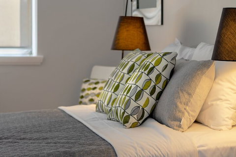 Birches Serviced Apartments - Accommodation Main Beach 3