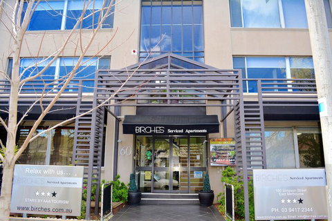 Birches Serviced Apartments - Accommodation Main Beach 2