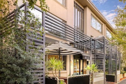 Birches Serviced Apartments - Accommodation Main Beach 0