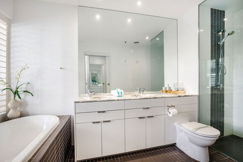 Ultra Broadbeach - Accommodation Main Beach 4