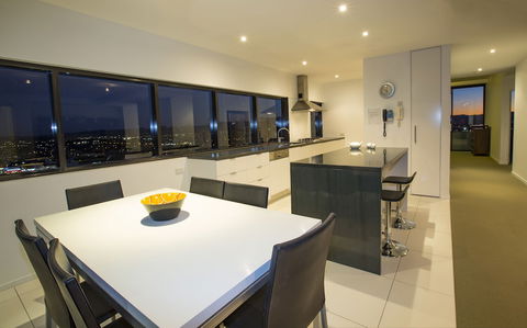 Ultra Broadbeach - Accommodation Main Beach 5