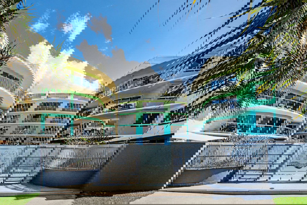 Kings Beach QLD Accommodation Main Beach