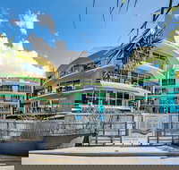 Rolling Surf Resort - Accommodation Main Beach