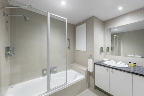 Riverside Apartments Melbourne - Accommodation Main Beach 2