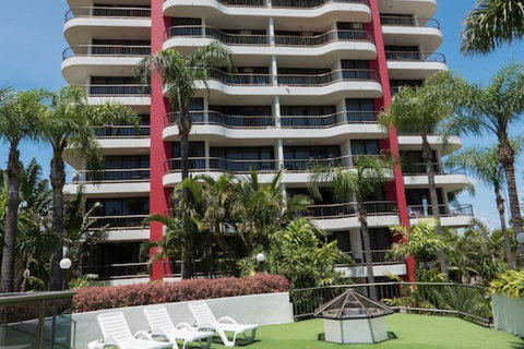 Alexander Holiday Apartments - Accommodation Main Beach 2