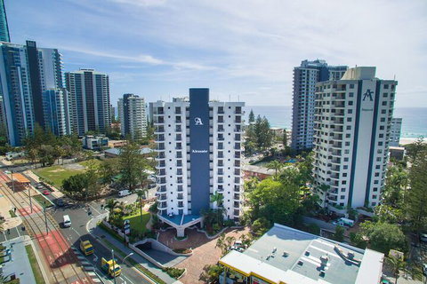 Alexander Holiday Apartments - Accommodation Main Beach 4