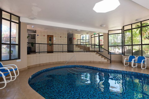 Alexander Holiday Apartments - Accommodation Main Beach 5