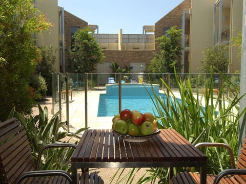The Rye Hotel - One Four Nelson - Accommodation Main Beach 2