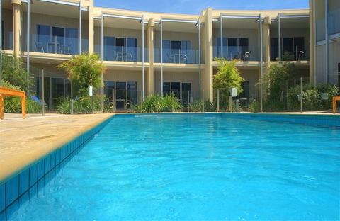The Rye Hotel - One Four Nelson - Accommodation Main Beach 1