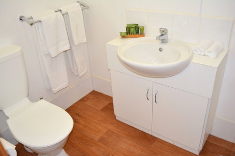 Nitmiluk Chalets - Accommodation Main Beach 1