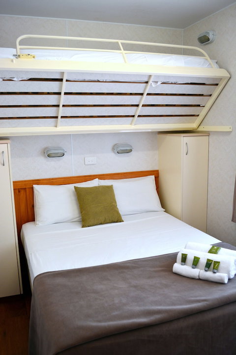 Nitmiluk Chalets - Accommodation Main Beach 2