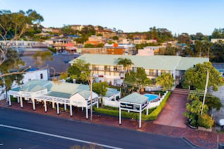 Curramore NSW Accommodation Main Beach