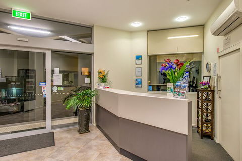 Bay View Villas - Accommodation Main Beach 5