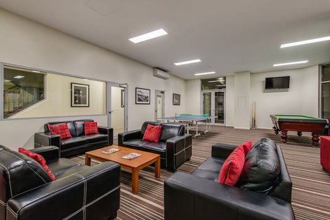 Bay View Villas - Accommodation Main Beach 4