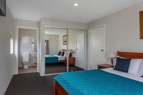 Bay View Villas - Accommodation Main Beach 6