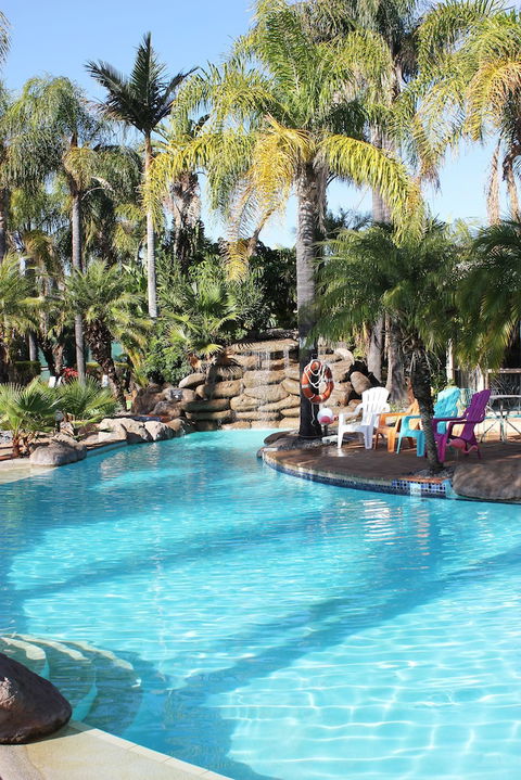 Swan Hill Resort - Accommodation Main Beach 2