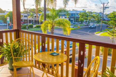 Ruskin House - Accommodation Main Beach 4