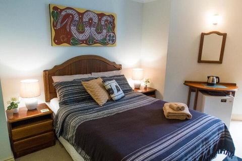 Ruskin House - Accommodation Main Beach 7