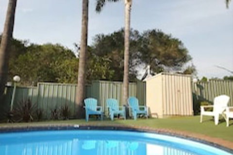 Sapphire Waters Motor Inn - Accommodation Main Beach 7