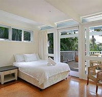 The Lower Decks - Accommodation Main Beach