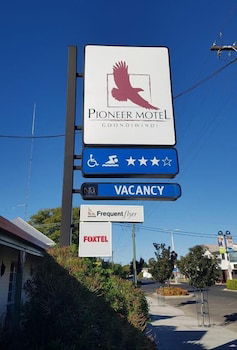 Pioneer Motel - Accommodation Main Beach 5