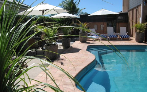 Golden Harvest Motor Inn - Accommodation Main Beach 1