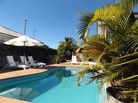 Golden Harvest Motor Inn - Accommodation Main Beach 2