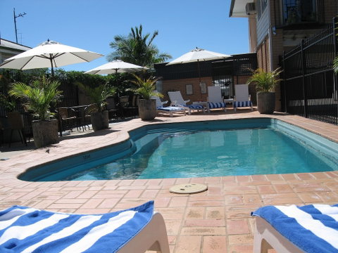 Golden Harvest Motor Inn - Accommodation Main Beach 3