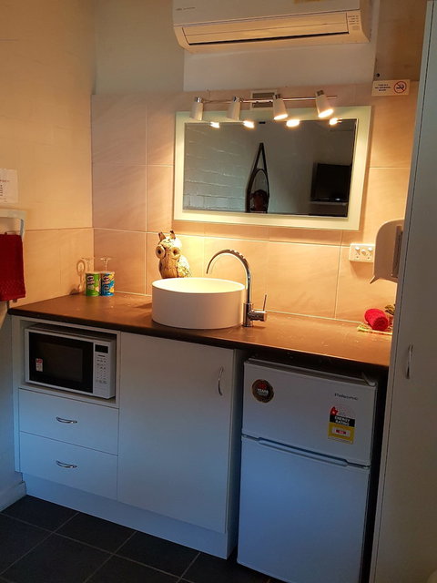 Bidgee Motor Inn - Accommodation Main Beach 6