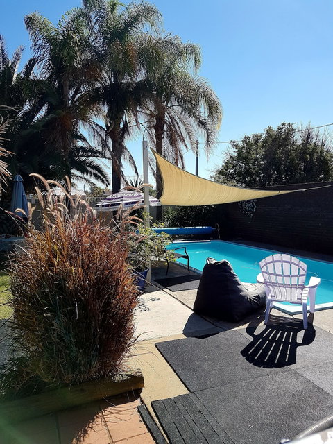 Bidgee Motor Inn - Accommodation Main Beach 2