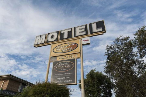 Garden City Motor Inn - Accommodation Main Beach 2