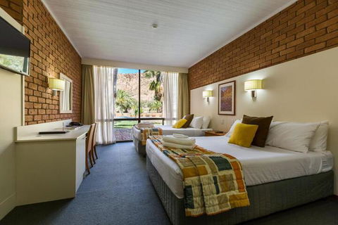 Alice In The Territory - Accommodation Main Beach 0
