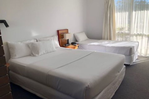 Matador Motor Inn - Accommodation Main Beach 0