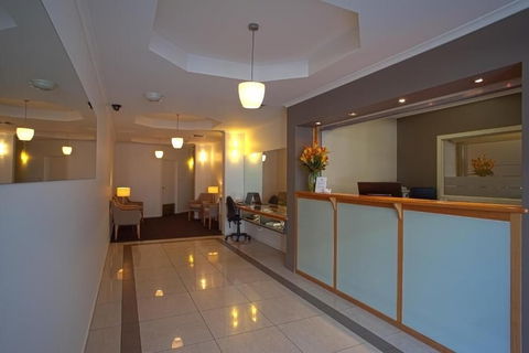 Quest Waterfront Serviced Apartments - Accommodation Main Beach 1