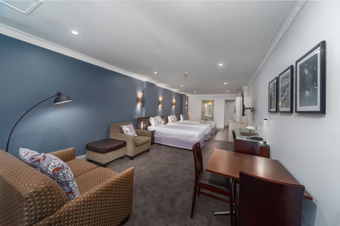 Hyde Park Inn - Accommodation Main Beach 5